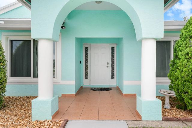 4 of 28 - 5861 Nw Cullom Circle, Port St. Lucie, FL