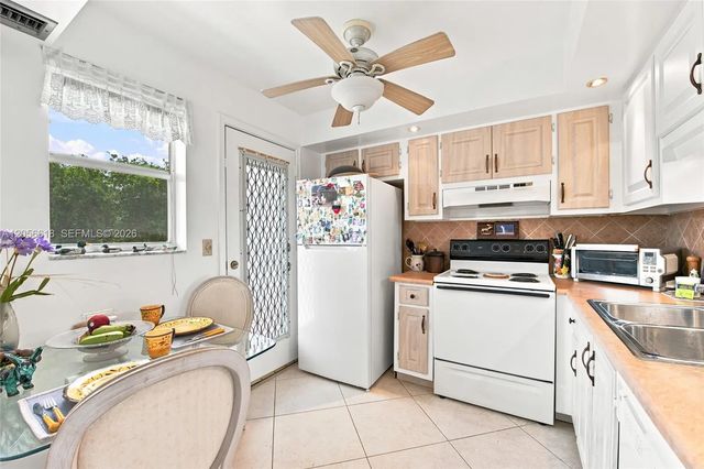 4 of 32 - 1025 Se 2nd Avenue #406, Dania Beach, FL