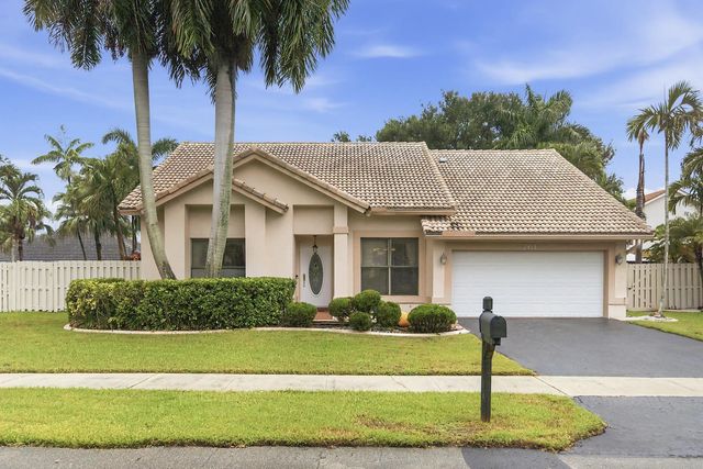 761 Greenbriar Avenue, Davie