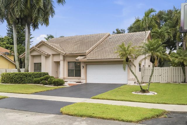2 of 41 - 761 Greenbriar Avenue, Davie, FL