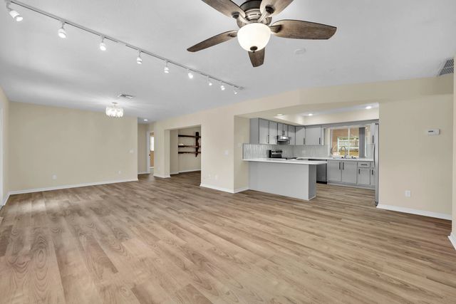 4 of 34 - 2306 Ne 19th Court, Jensen Beach, FL