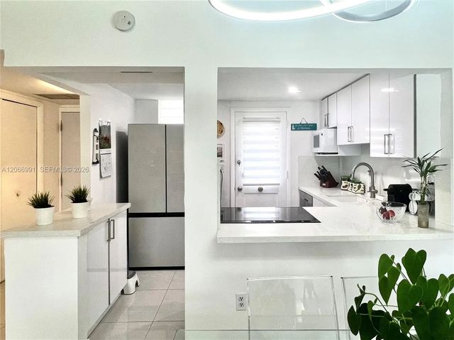 5 of 60 - 3030 Marcos Drive #t104, Aventura, FL
