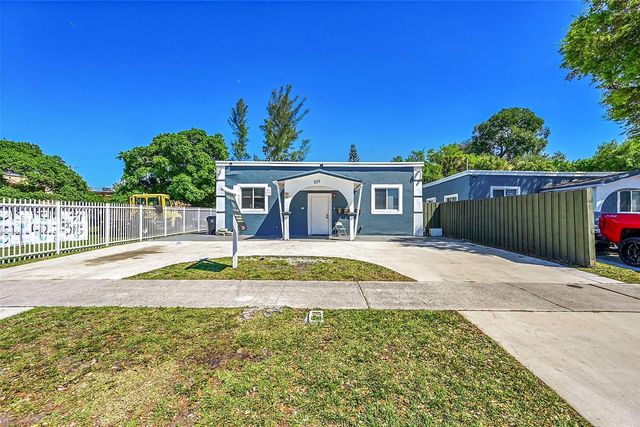 526 Nw 15th Way, Fort Lauderdale