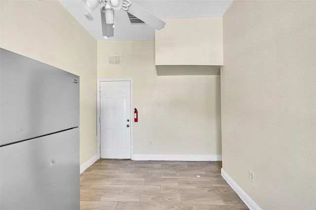 5 of 55 - 526 Nw 15th Way, Fort Lauderdale, FL