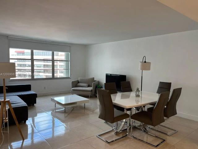 4 of 32 - 5161 Collins Avenue #1510, Miami Beach, FL