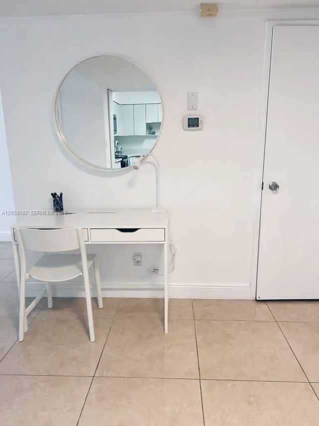 5 of 32 - 5161 Collins Avenue #1510, Miami Beach, FL