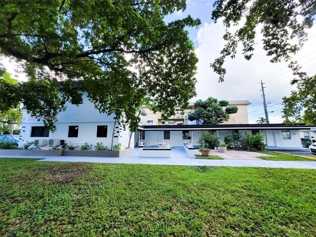2 of 3 - 1858 Dewey Street, Hollywood, FL