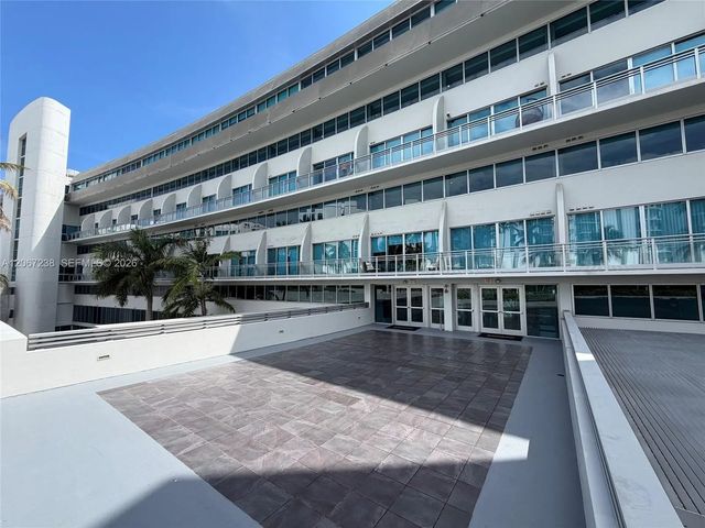 2950 Ne 188th Street #316, Aventura