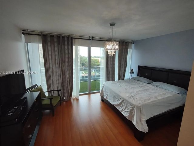 3 of 12 - 2950 Ne 188th Street #316, Aventura, FL