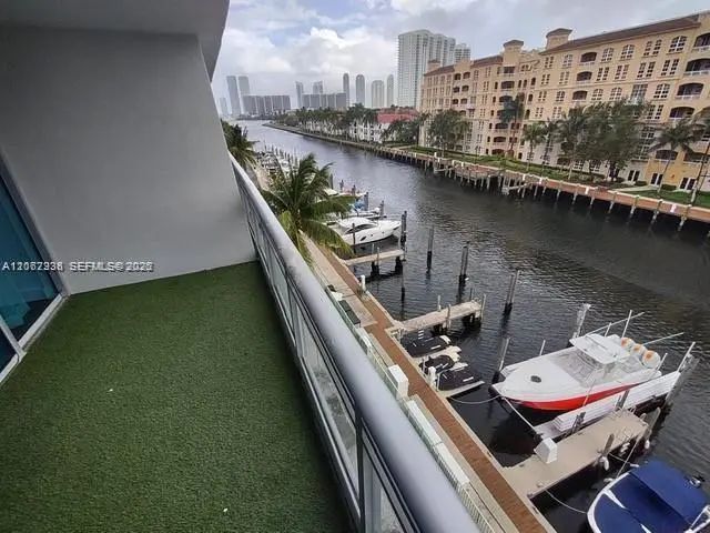 4 of 12 - 2950 Ne 188th Street #316, Aventura, FL