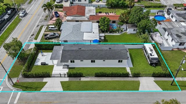 4 of 29 - 3930 W 2nd Avenue, Hialeah, FL