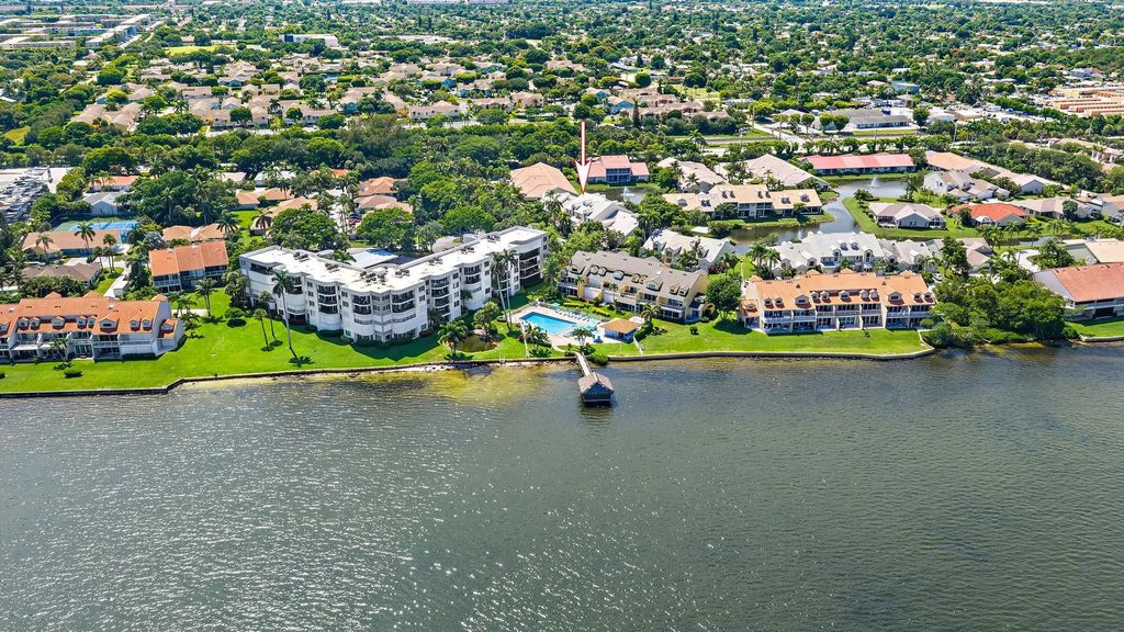 227 N Lakeshore Drive, Hypoluxo