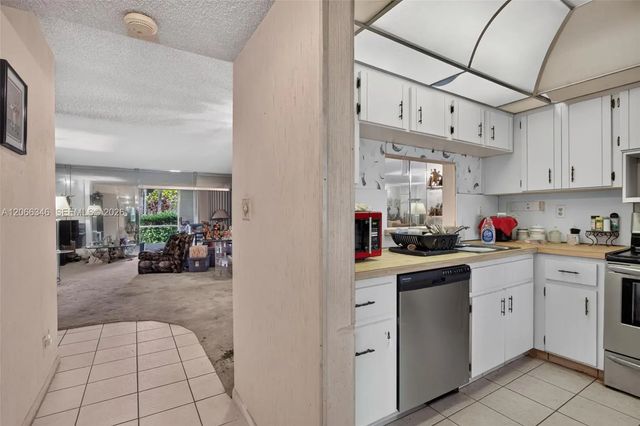 2 of 24 - 3772 Inverrary Boulevard #101, Lauderhill, FL