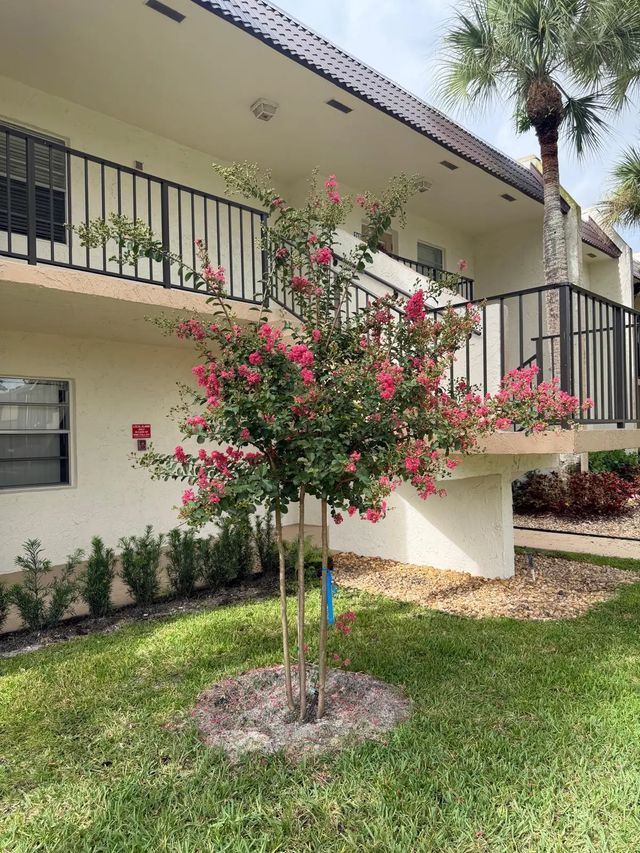 2 of 41 - 150 Lake Meryl Drive #247, West Palm Beach, FL