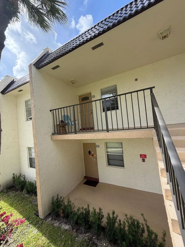 3 of 41 - 150 Lake Meryl Drive #247, West Palm Beach, FL