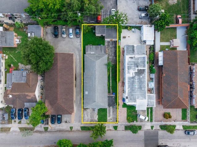 4 of 24 - 2033 Sw 5th Street, Miami, FL
