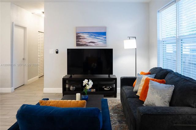 4 of 26 - 837 Nw 14th Way, Fort Lauderdale, FL