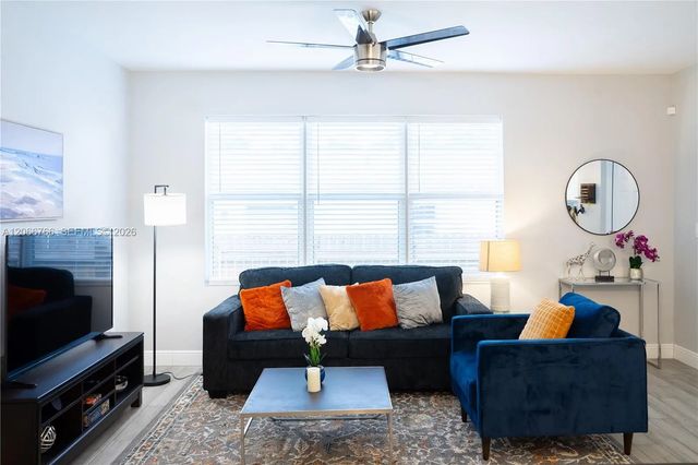 5 of 26 - 837 Nw 14th Way, Fort Lauderdale, FL
