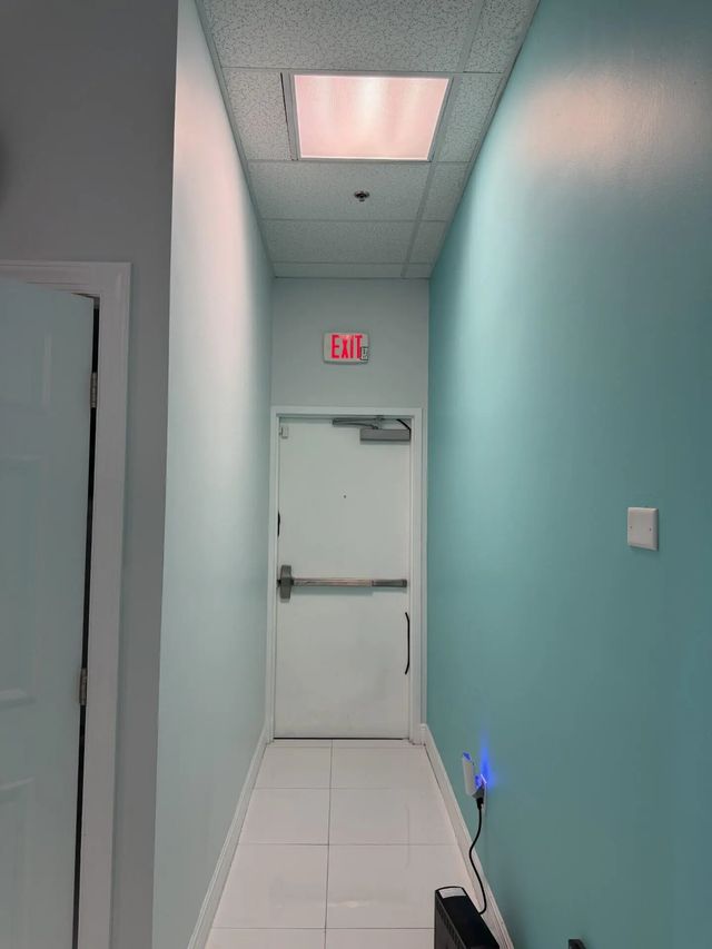 5 of 7 - 1750 N Congress Avenue #402, West Palm Beach, FL