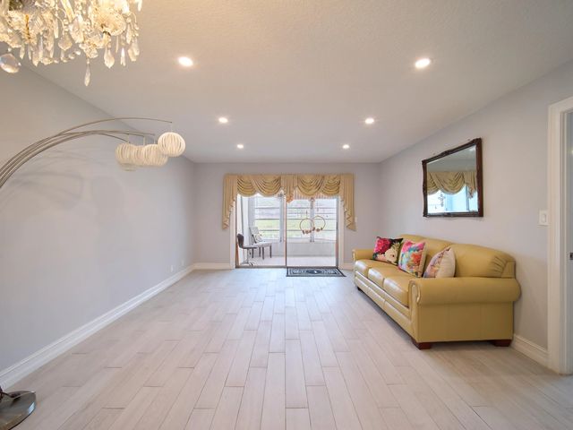 4 of 25 - 133 Lake Olive Drive, West Palm Beach, FL