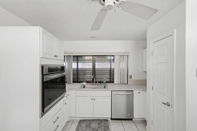 4 of 35 - 517 Se Felix Avenue, Port St. Lucie, FL