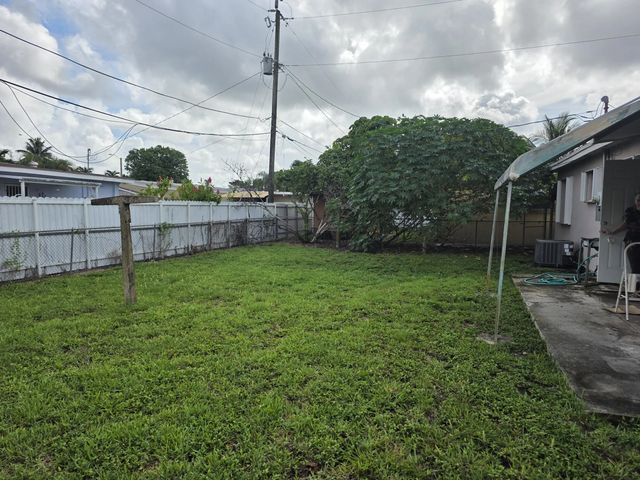 5 of 11 - 3555 Nw 95th Street, Miami, FL