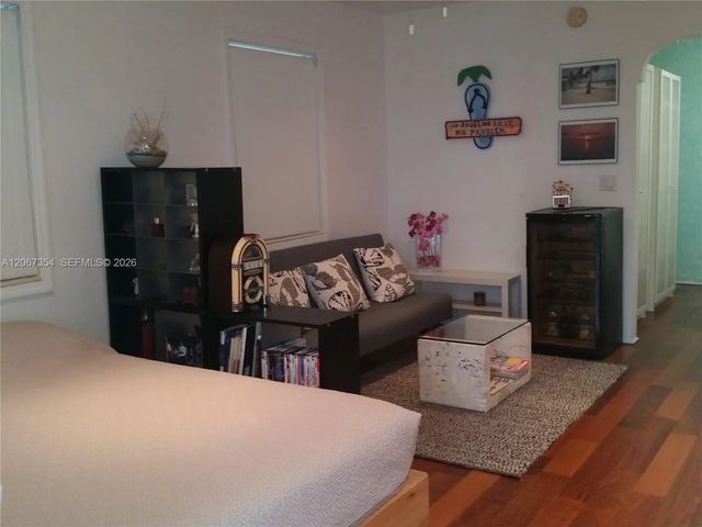 5 of 16 - 717 Espanola Way #205, Miami Beach, FL