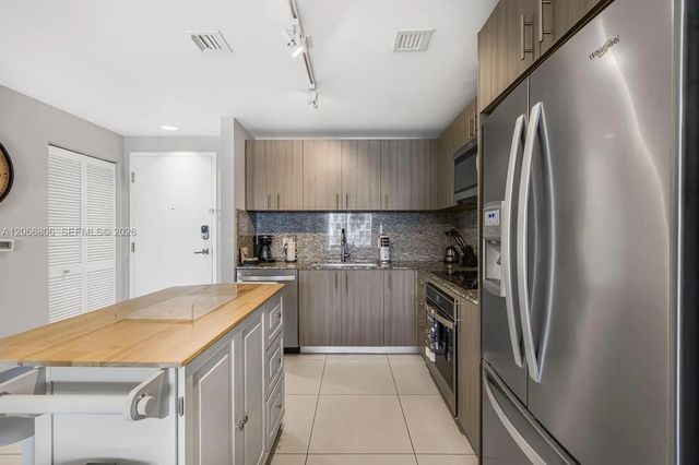 5 of 35 - 5350 Nw 84th Avenue #1614, Doral, FL
