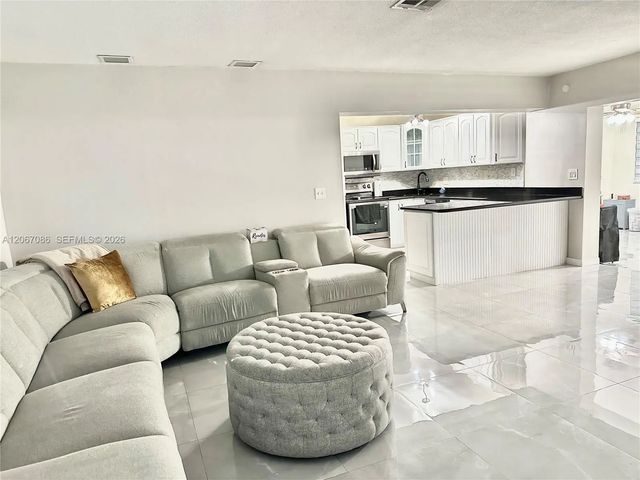 5 of 36 - 4580 Sw 39th Street, West Park, FL