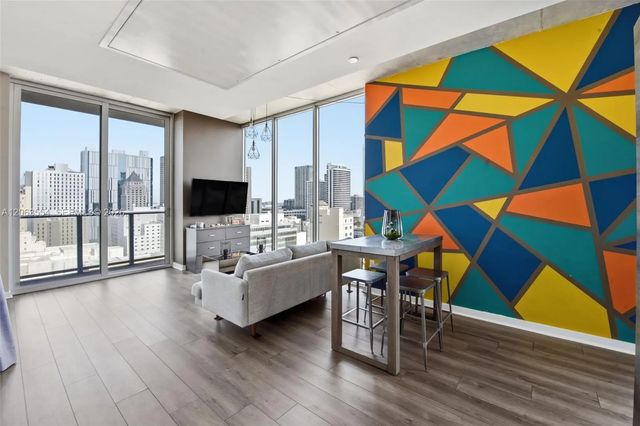 2 of 41 - 151 Se 1st Street #1910, Miami, FL