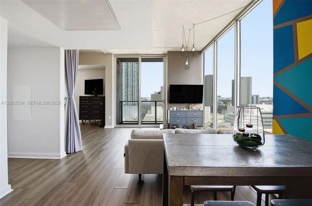 4 of 41 - 151 Se 1st Street #1910, Miami, FL