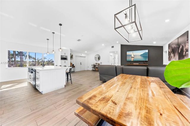 5 of 48 - 19601 Sw 187th Avenue, Miami, FL