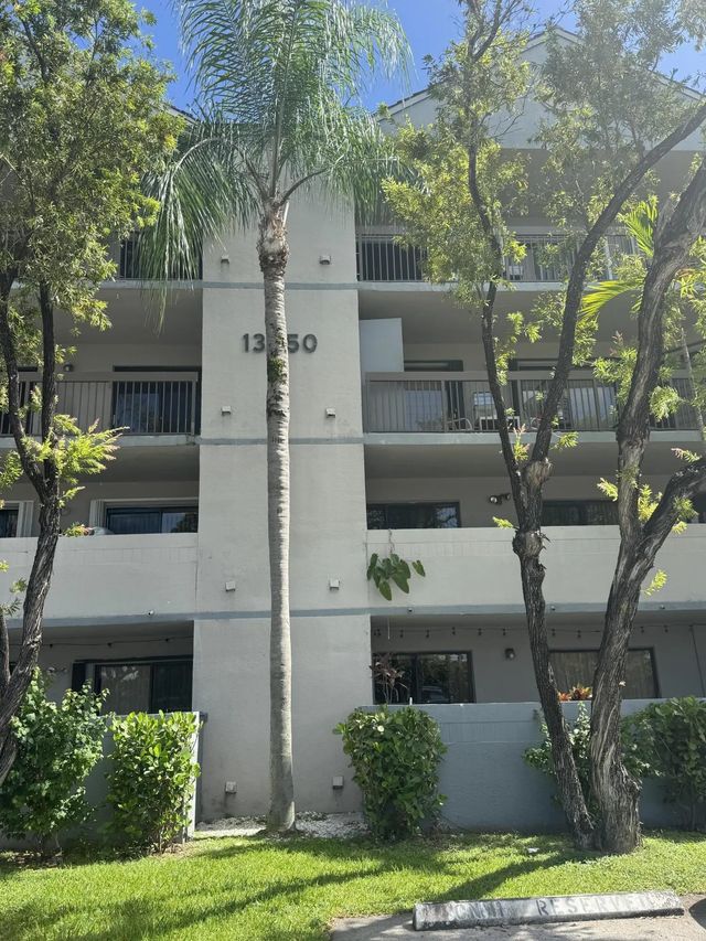 13250 Sw 88th Terrace N #303, Miami