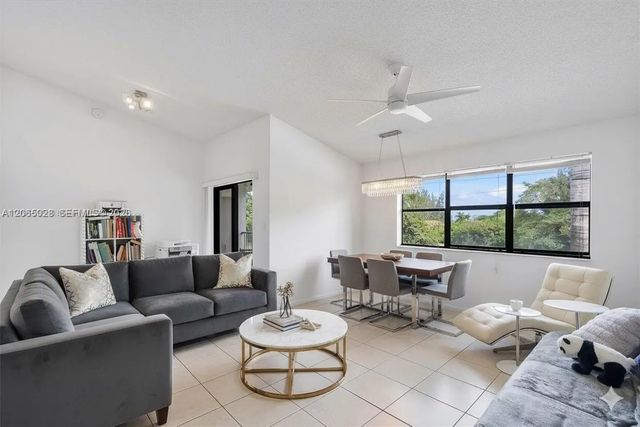 610 S Park Road #35-1, Hollywood