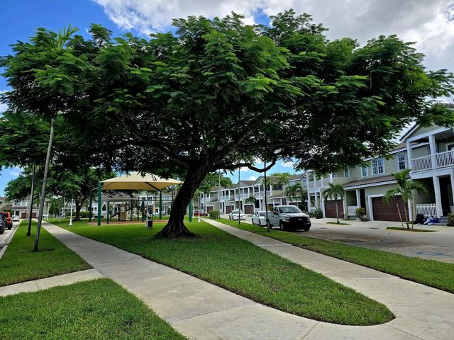 3 of 44 - 10589 Nw 56th Place, Coral Springs, FL