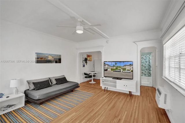 717 Espanola Way #204, Miami Beach