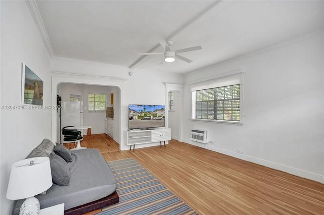 3 of 43 - 717 Espanola Way #204, Miami Beach, FL