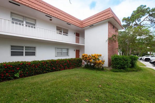 2600 Se Ocean Boulevard #m1, Stuart