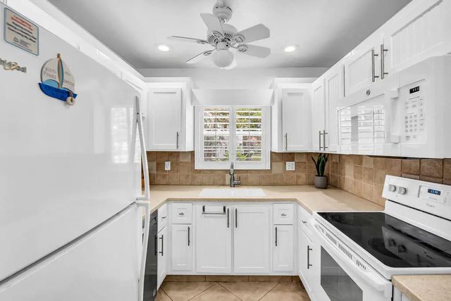 4 of 37 - 2600 Se Ocean Boulevard #m1, Stuart, FL