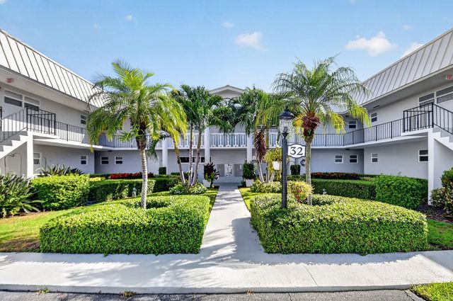 32 Colonial Club Drive #102, Boynton Beach