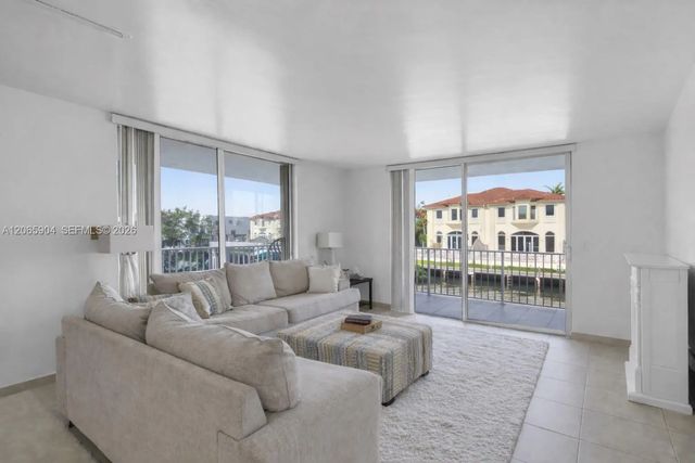 3 of 33 - 4000 Ne 170th Street #200, North Miami Beach, FL