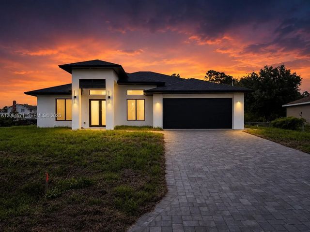 705 Colyer Street E, Lehigh Acres