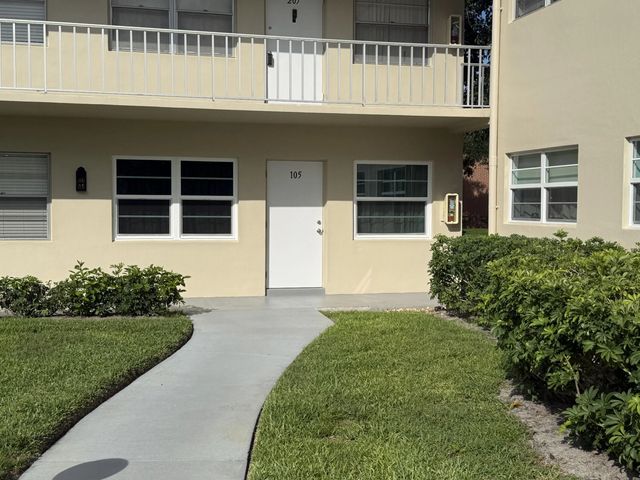 3 of 14 - 28 Pine Arbor #105, Vero Beach, FL