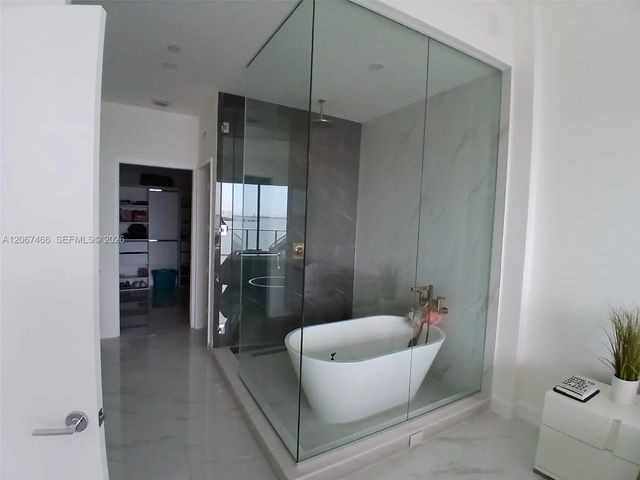 5 of 11 - 700 Ne 24th Street #204-a, Miami, FL