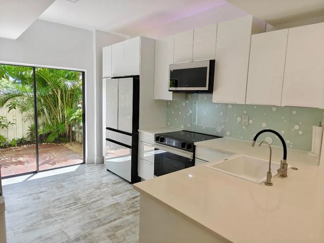 3 of 48 - 210 Bella Vista Court N #10, Jupiter, FL