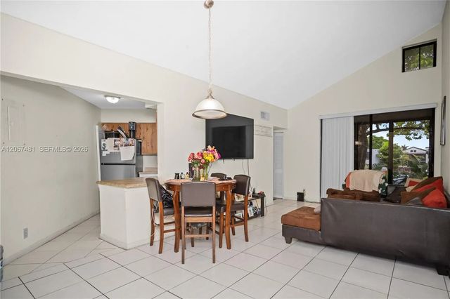 213 Lake Pointe Drive #203, Oakland Park