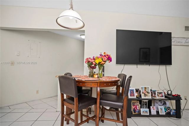 3 of 17 - 213 Lake Pointe Drive #203, Oakland Park, FL