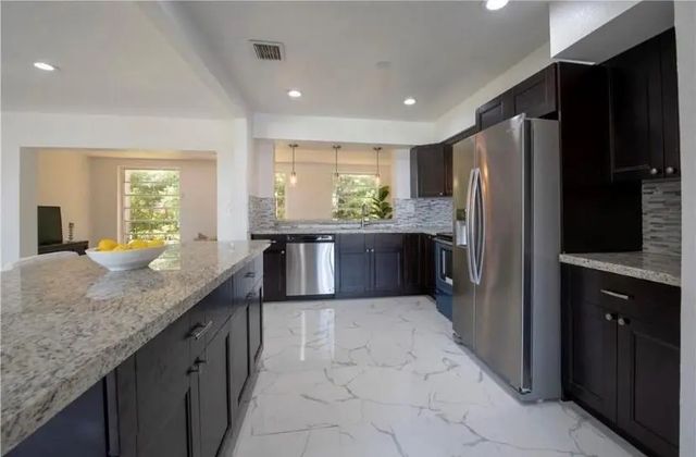 4 of 8 - 1460 Ne 56th Court, Fort Lauderdale, FL