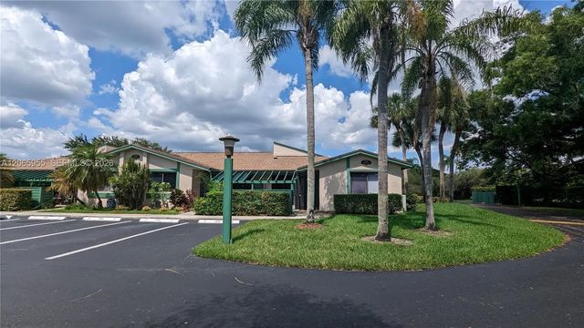 2 of 24 - 460 Lakeview Drive #4, Weston, FL