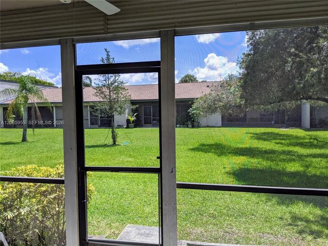 5 of 24 - 460 Lakeview Drive #4, Weston, FL
